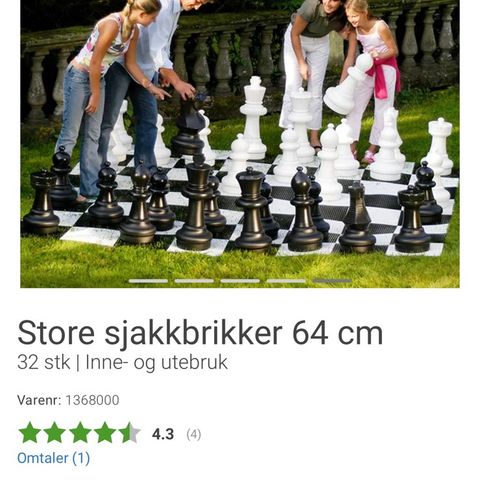 Store plast sjakk brikker selges.