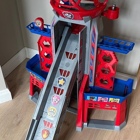 Paw Patrol Ultimate City Tower inkludert flere figurer