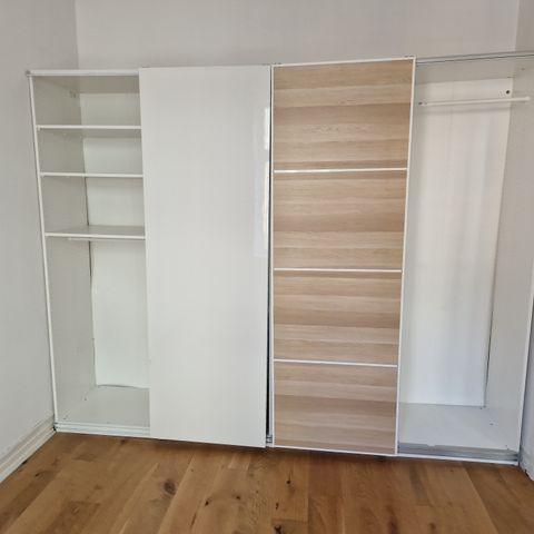 Garderobe skap PAX 1000 per seksjon begge 2.000