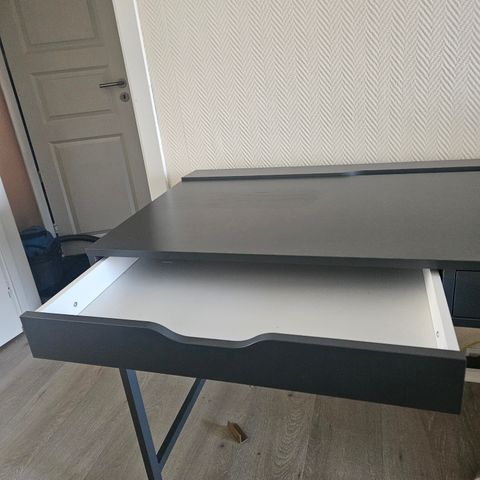 Alex IKEA skrivebord