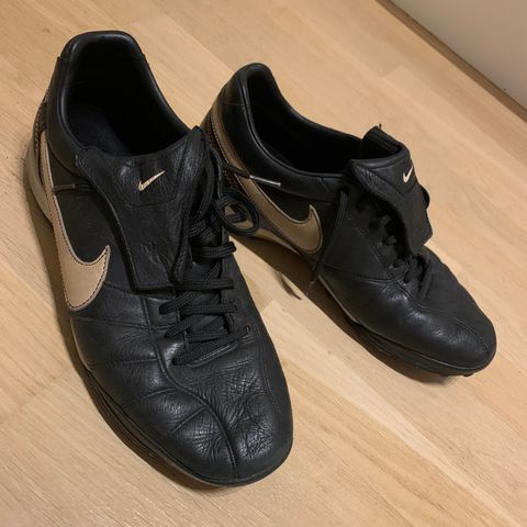 Nike R10 fotballsko strl. 45