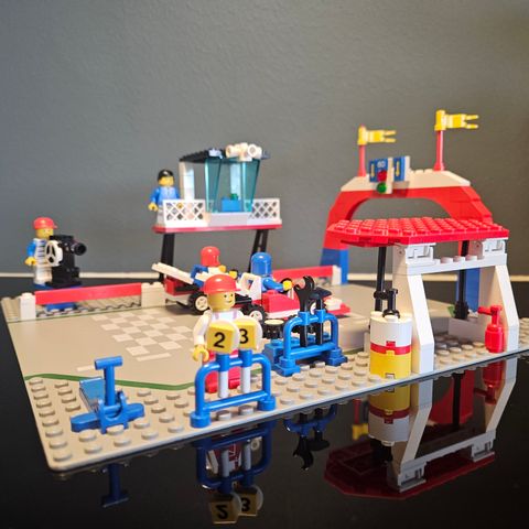 Motor Speedway (LEGO 6381)