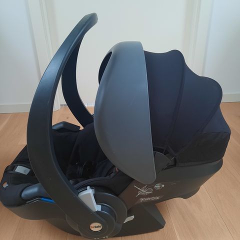 Bilstol Izi Go med isofix, pose og nyfødt innlegg