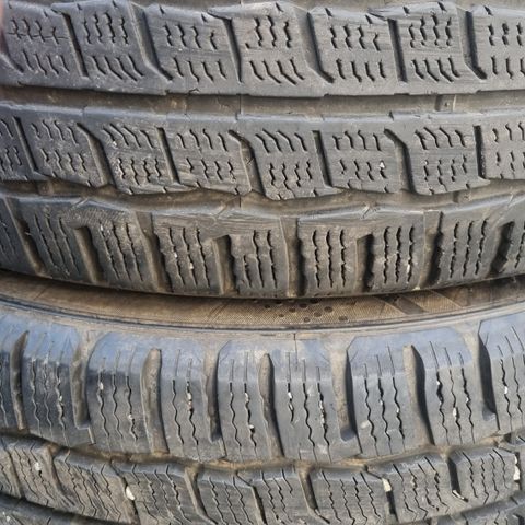 215/65R16C Kumho vinterdekk