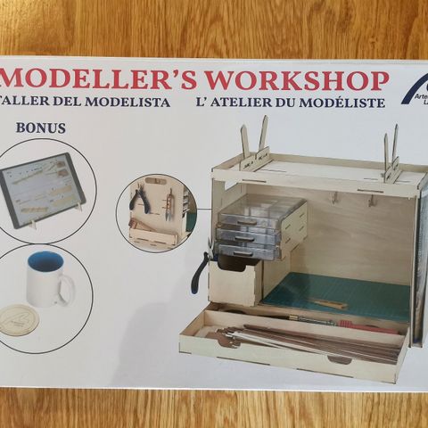 Modeller's Workbench by Artesania Latina