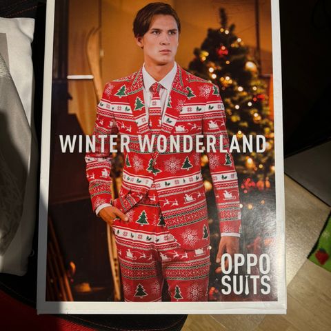 Juledress fra Opposuits