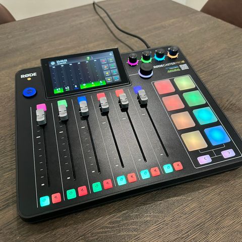 Rødecaster Pro II selges