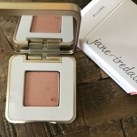 Øyenskygge, Jane Iredale, ny