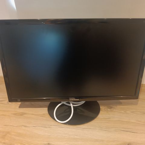 Samsung skjerm model S24D340H