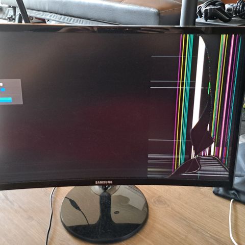 Knust samsung skjerm selges for billig