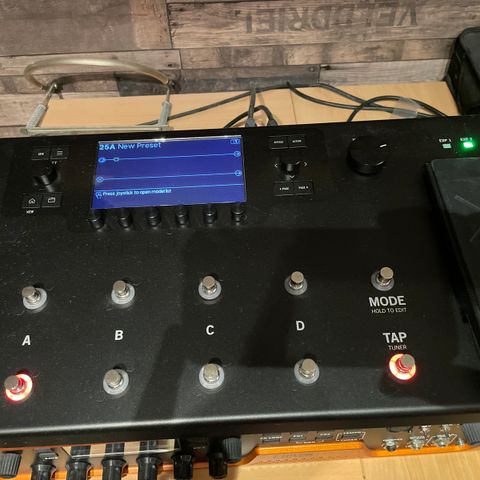 Line 6 Helix LT Effektprosessor/forsterker for gitar og bass