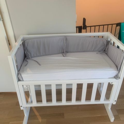 Bedside crib