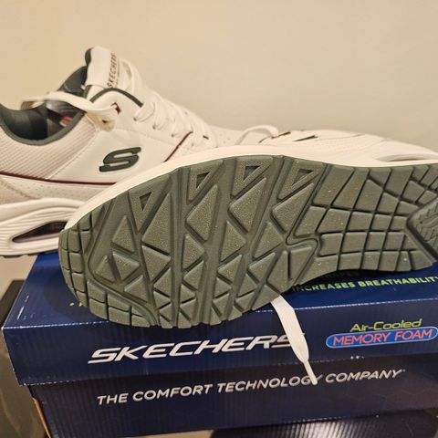 42.5 new US skechers for men