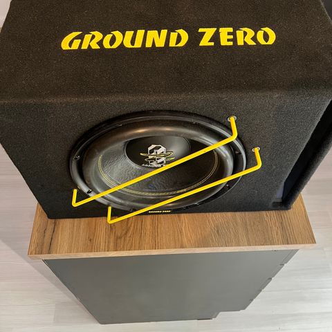 Ground Zero Subwoofer 12’’ + forsterker