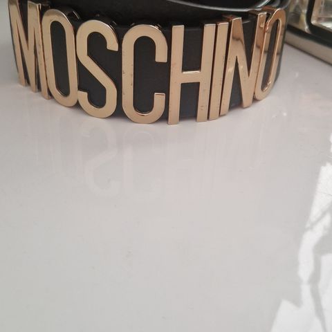 Belte Moschino