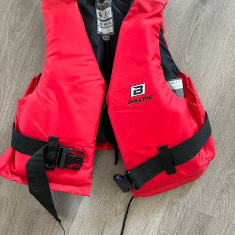 Knapt brukt Baltic flytevest -30-50 kg