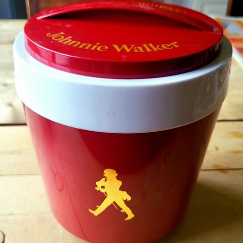 JOHNNIE WALKER red label isbøtte i plast, uskadet, retro vintage, Ø 19, H. 22 cm