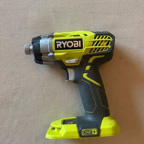 Ryobi slagskrutrekker