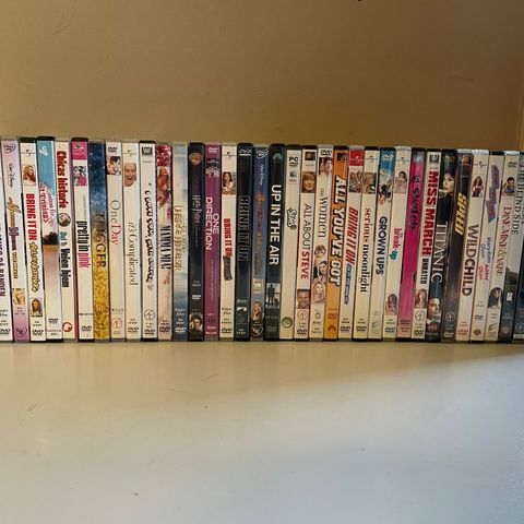 Nostalgi - en Haug med filmer i DVD og VHS selges