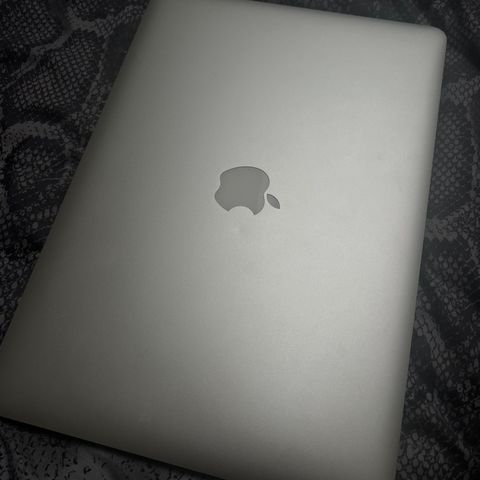 Apple MacBook Pro 13  Retina (2015)