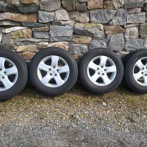 16" hjulsett med sommerdekk dekk på Suzuki 5x114,3 felger