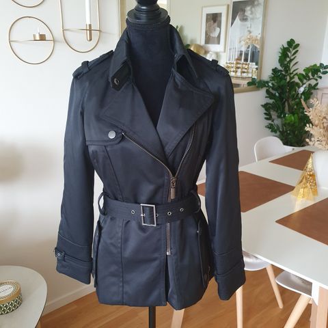 ZARA svart jakke/blazer str. S