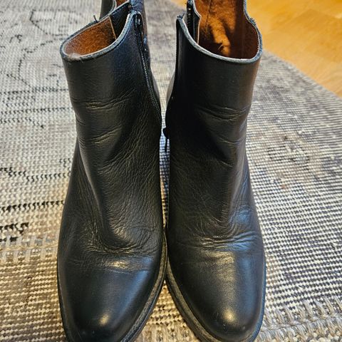 Skinnstøvletter/boots sixtyseven str. 37