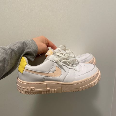 Nike Airforce i størrelse 40