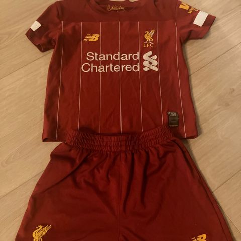 Liverpool shorts og T-skjorte