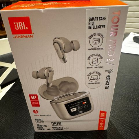 JBL Tour Pro 2