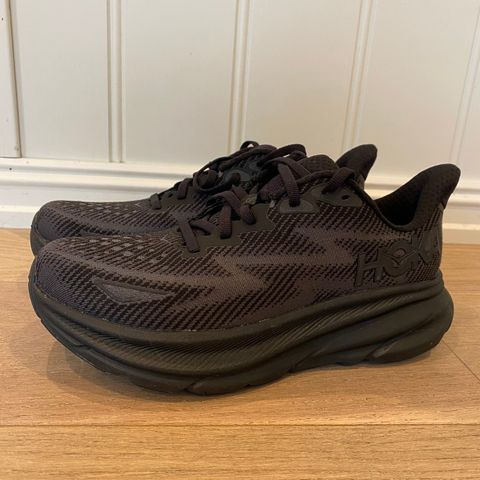 Hoka Clifton 9