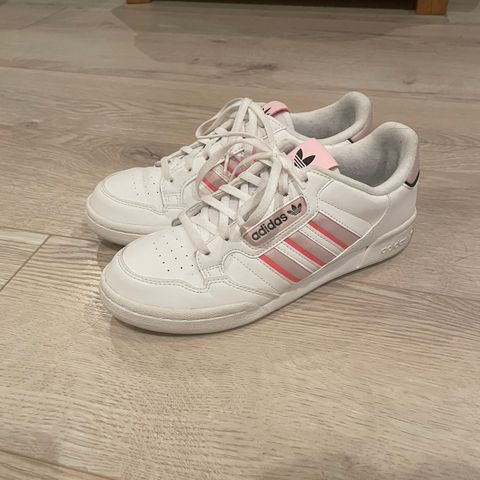 Adidas sko