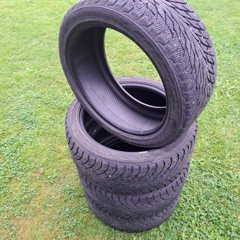 Vinterdekk 235/40R18