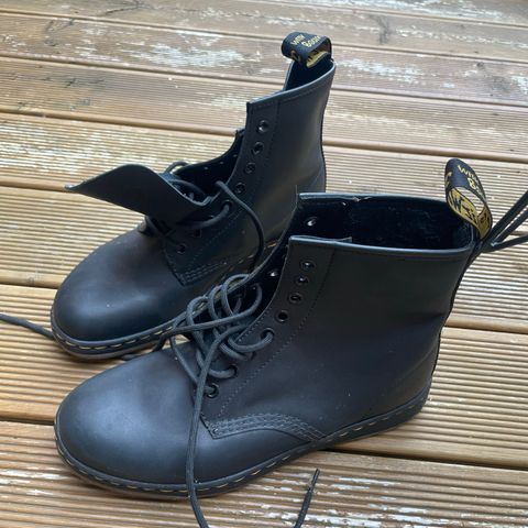 Dr. Martens 41