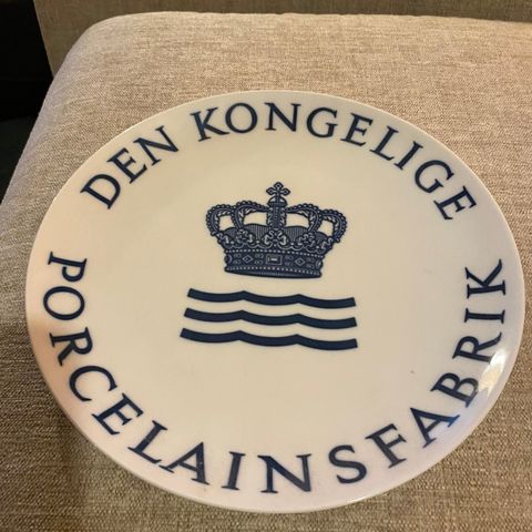 Royal Copenhagen minne plate , Den Kongelige Porcelainsfabrik - fri frakt