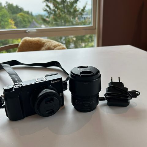 Panasonic Lumix DMC-GX80 2 objektiver.