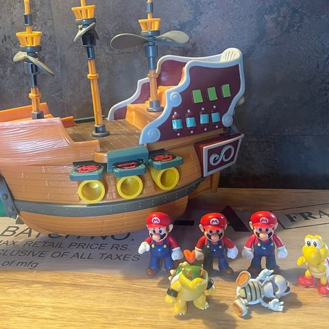 Super Mario båt med figurer