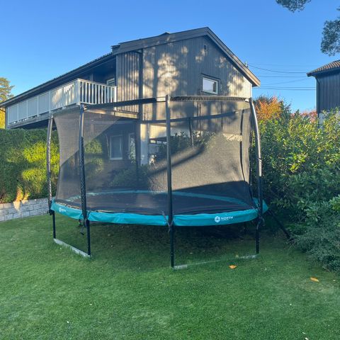 Trampoline North Explorer 500 oval trampoline