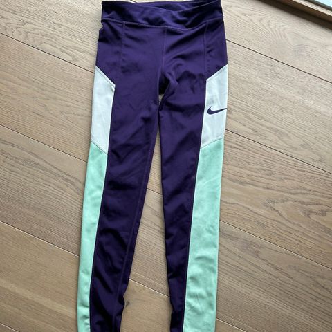 Treningstights fra Nike strl 146-150