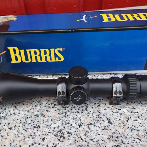 Burris Four X  1,5x-6x-42 mm kikkert.