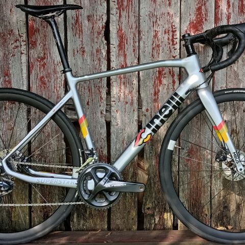 Som ny: Cinelli Superstar Disc Karbon racer Shimano Ultegra. M (54-55) DT Swiss