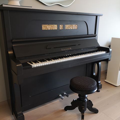 100 år gammelt Steinberg piano