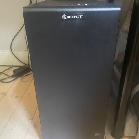 Komplett Gamer Premium i180 Gaming-PC