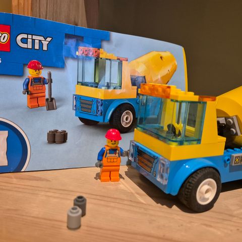 LEGO City 60325 selges