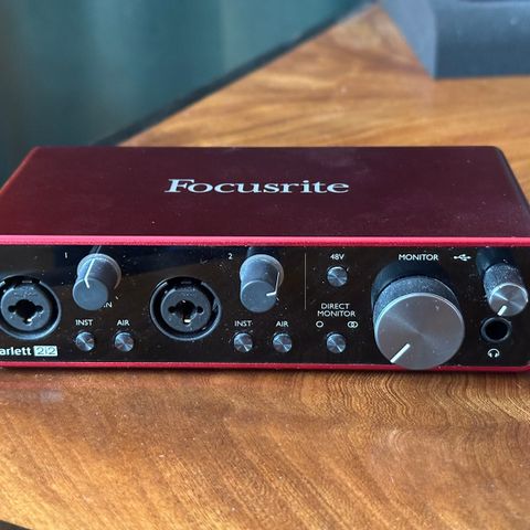 Focusrite Scarlett 2i2 - USB lydkort