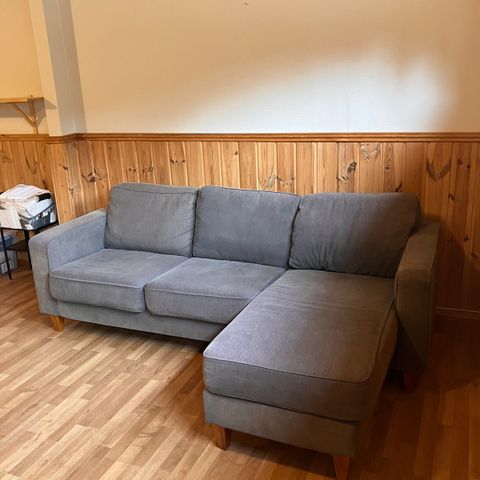 Grå sofa