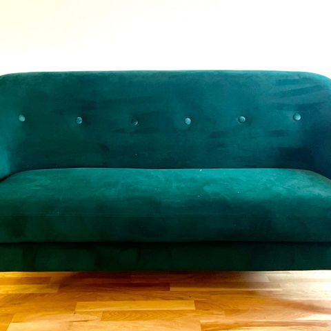 Nesten gratis: Grønn 2-3 seter, ny retro  sofa