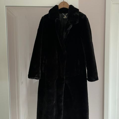 “Fur” coat