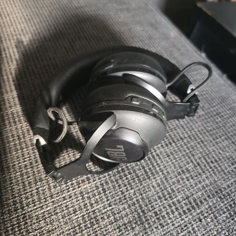 JBL club headset