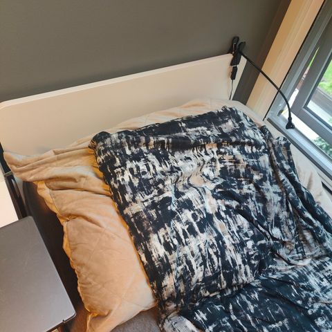 Släkt seng fra IKEA 90x 200